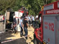 Tarım işçilerini taşıyan minibüs devrildi: 3 ölü, 30 yaralı