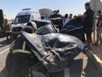 Otomobil kamyona çarptı: 4 yaralı