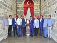 Vali Güzeloğlu, Kızılay Genel Başkanını kabul etti
