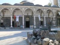 ​Çatışmaların hedefi olan Kurşunlu Camii üzüntüye boğdu