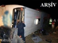 Yolcu otobüsü şarampole devrildi: 6 ölü 44 yaralı