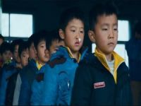 Çin'de Müslüman çocuklar ailelerinden zorla alınıyor