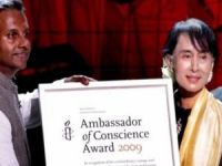 Uluslararası Af Örgütü Myanmar liderine verdiği Vicdan Elçisi Ödülü'nü geri çekti