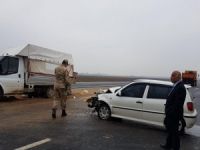 Mardin'de otomobil ile kamyonet çarpıştı: 4 yaralı