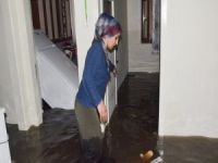 Diyarbakır'da altyapı sorunu nedeniyle ev ve iş yerlerini su bastı