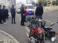 Kahramanmaraş'ta motosiklet otomobil ile çarpıştı