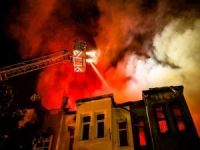 Yangın faciasında bina çöktü: 2 ölü