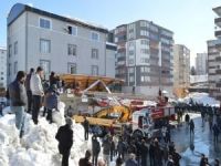 Bitlis'te kafenin çatısı çöktü: Bir ölü 7 yaralı