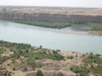 Musul'dan geçen Dicle Nehri'nde feribot battı: 40 ölü