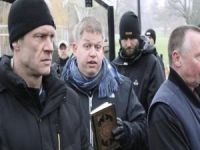 Danimarkalı ırkçı lider Kur'an-ı Kerim yaktı