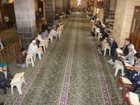 Mukabele geleneği 4 asırlık camide yaşatılıyor