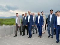 HÜDA PAR Genel Başkanı Sağlam, Muş’ta tarihi Murat Köprüsünü gezdi