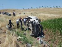 Feci kaza! Tarım işçilerini taşıyan kamyonet devrildi: 35 yaralı