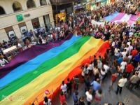 Sapkın LGBT yürüyüşüne katılanların bursları kesildi