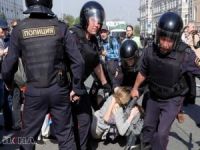 Moskova'daki protestolarda 800 kişi gözaltına alındı