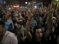 Darbeci Sisi'ye karşı halk meydanlara çıktı