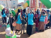 "Çocuklar Üşümesin" kampanyasıyla depremzede çocuklar sevindirildi