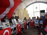 HDP Diyarbakır İl Binası önündeki evlat nöbetine katılımlar devam ediyor