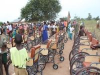 Avrupa Yetim Eli Uganda'da 23 engelliye tekerlekli sandalye dağıttı