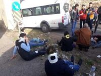 Şanlıurfa'da işçi servisi ile minibüs çarpıştı: 18 yaralı