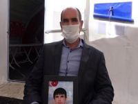 Evlat nöbetindeki baba: PKK, oğluma silah zoruyla röportaj yaptırdı