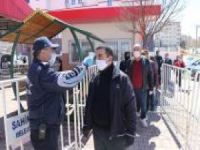 Gaziantep’te maskesi olmayan vatandaşlar pazara alınmadı