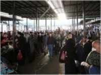 Şanlıurfa’da sokağa çıkma yasağı öncesi pazar ve caddelerde yoğunluk yaşanıyor