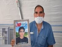 Evlat nöbetindeki baba: HDP'liler evime gelip fotoğrafımı çekip, tehdit etti