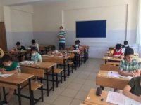 ​Anadolu İmam Hatip Ortaokulu'nda okumak isteyen öğrenciler sınavdan geçti