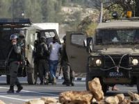 Siyonist işgalciler, Batı Şeria’da baskın ve hukuksuz alıkoymalara devam ediyor