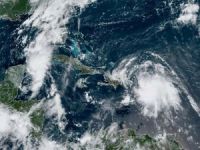Kasırgaya dönüşen "Laura" Amerika kıyılarını tehdit ediyor
