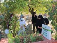 AK Parti Diyarbakır Kadın Kolları Yasin Börü ve arkadaşlarını mezarı başında andı