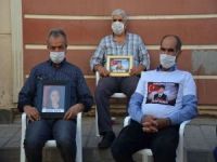 Diyarbakır HDP İl Binası önündeki evlat nöbetine bir aile daha katıldı