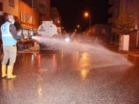 Hilvan'da cadde ve sokaklar belediye ekiplerince yıkandı