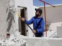 Siyonist işgal rejimi Filistinlileri evlerini kendi elleriyle yıkmaya zorluyor