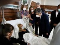 Sağlık Bakanı Koca depremzedeleri hastanede ziyaret etti