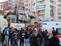 İzmir'deki depremde hayatını kaybedenlerin sayısı 55'e yükseldi