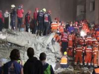 İzmir’deki depremde arama-kurtarma çalışmaları 81 saattir devam ediyor
