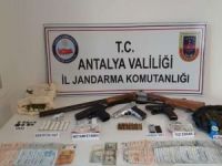 Antalya'da uyuşturucu operasyonu: 40 şüpheli yakalandı