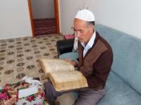 300 yıllık el yazması Kur'an-ı Kerim'e gözü gibi bakıyor
