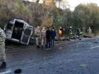 Van'da düzensiz göçmenleri taşıyan minibüsün kaza yapması sonucu 2 kişi hayatını kaybetti