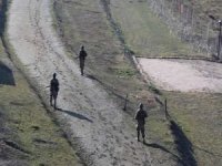 Sınır hattında 4'ü örgüt mensubu 5 kişi yakalandı