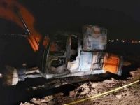 Diyarbakır'da belediyeye ait iş makinası yakıldı