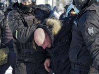 Rusya'da en az 2 bin gösterici gözaltına alındı