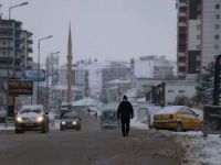 Ankara'da yoğun kar yağışı trafikte zor anlar yaşattı