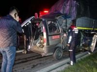 Tıra arkadan çarpan araçta bulunan 3 kişi öldü