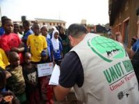 Umut Kervanı Vakfı Afrika'da yetim öğrencilere kırmızı et yardımında bulundu
