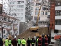Ankara’da riskli görülen binaların yıkımı devam ediliyor