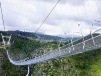 Portekiz'de dünyanın en uzun asma yaya köprüsü açıldı
