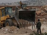 Siyonistler herhangi bir engel ile karşılaşmadan Filistin topraklarını işgale devam ediyor